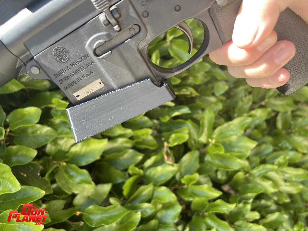  Embudo para S&W MP 15-22 (magwell)