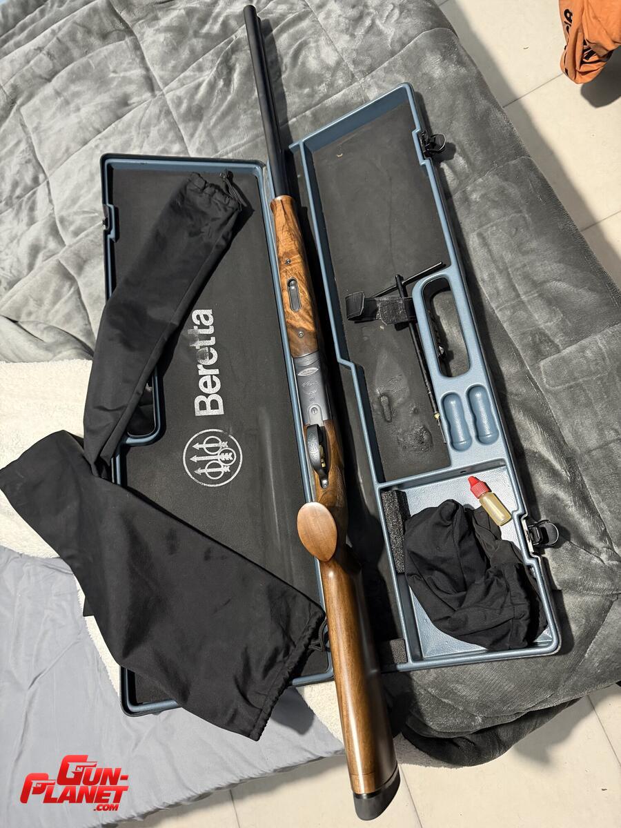 Beretta 682 Black