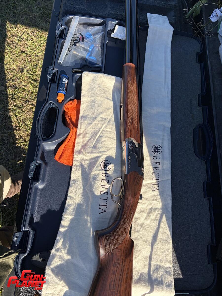 Beretta White Onyx 686  Deluxe