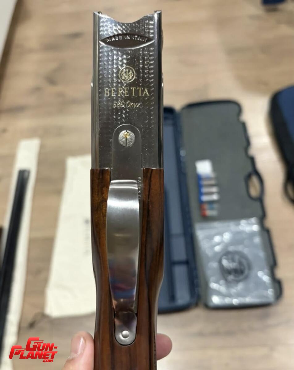 Beretta White Onyx 686  Deluxe