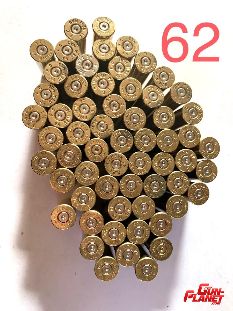  62 vainas cal 44 mag de una tirada