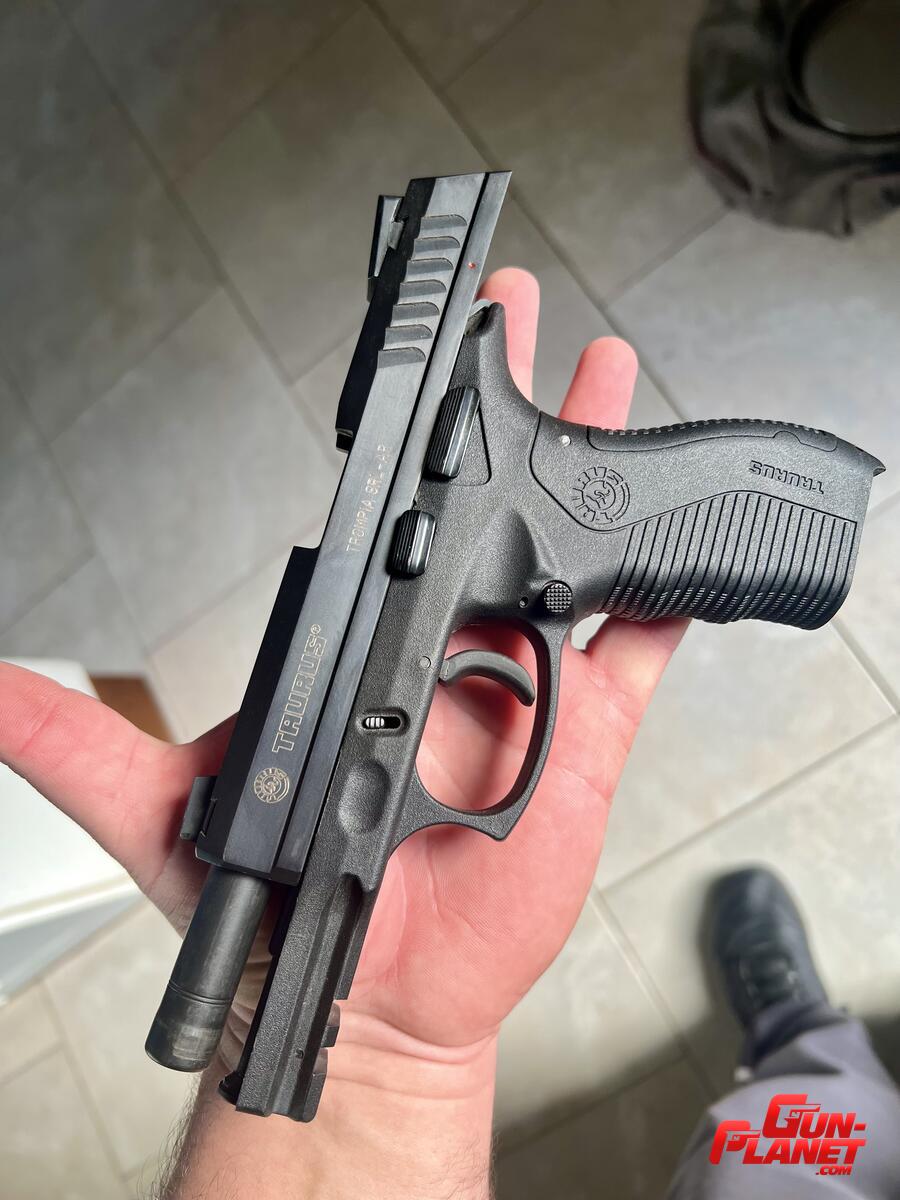 Taurus Pt809 