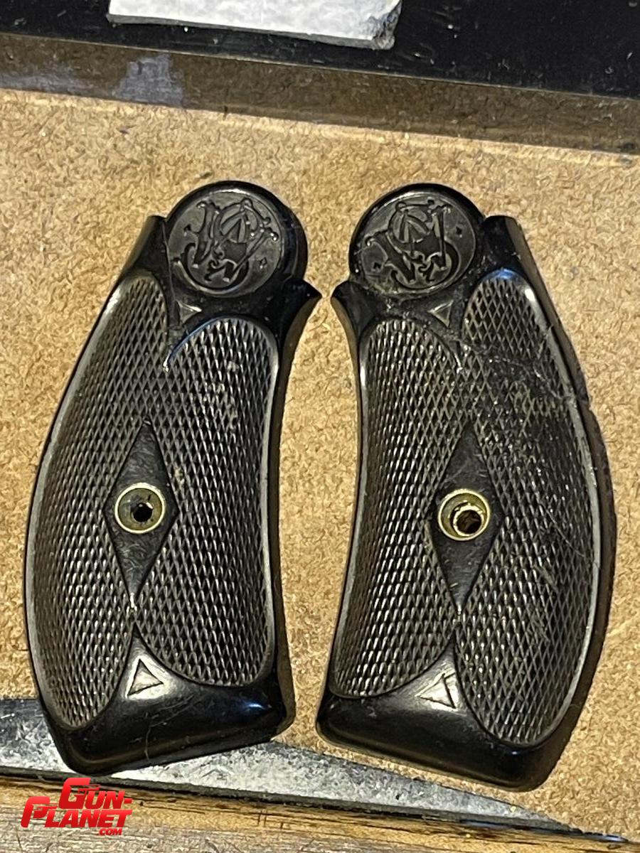  Cachas de baquelita para S&W 38 corto