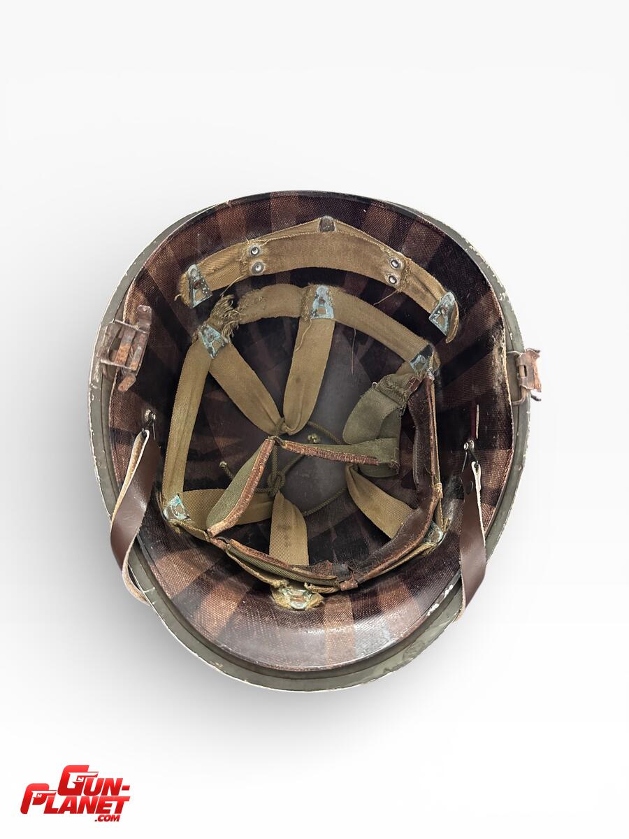  CASCO M1 : SHELL ARGENTINO ORIGINAL,LINER US ORIGINAL WWII, DECORADO COMO PERSONAL DE PLAYA DE DESEMBARCO 