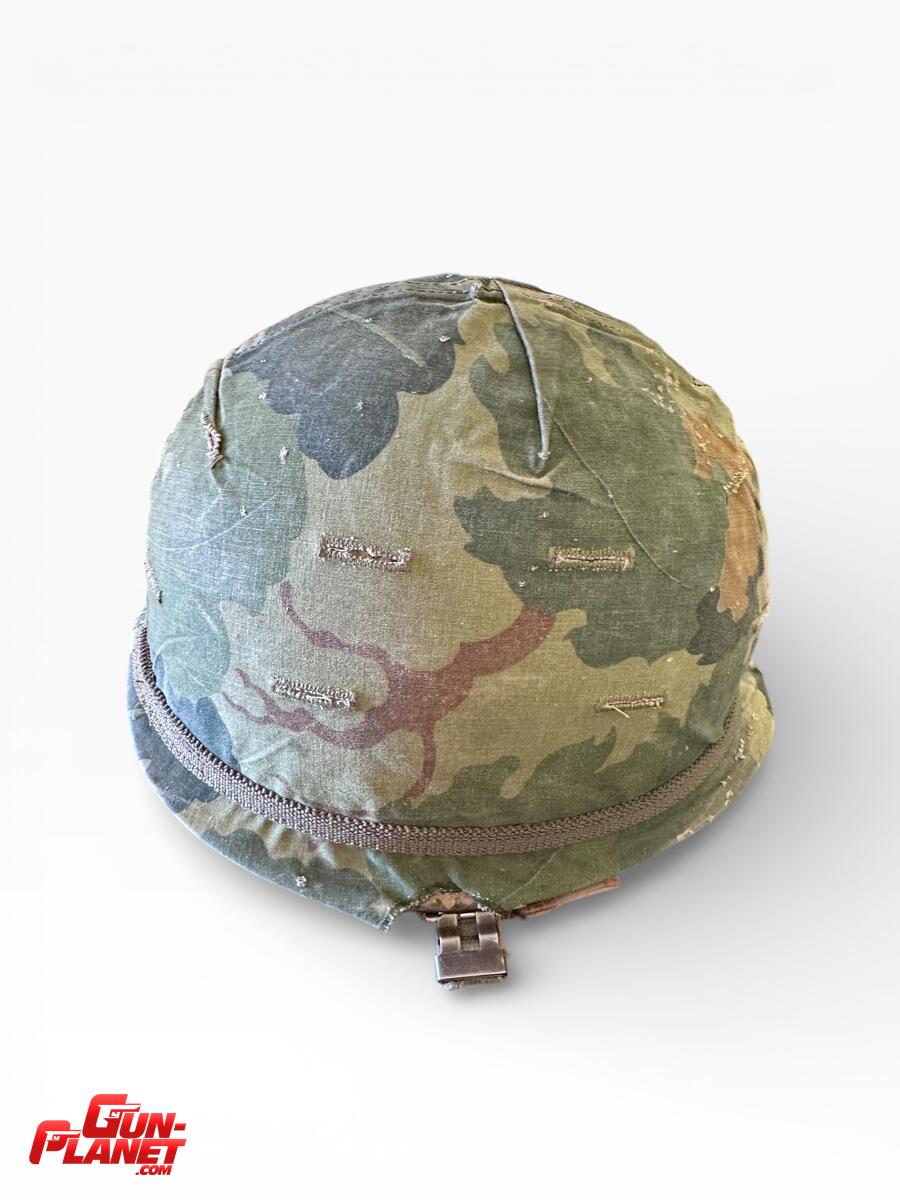  CASCO M1  ORIGINAL USA ,EPOCA VIETNAM ,FUNDA CAMO  MITCHELL,BANDA ELASTICA ORIGINAL ,1967