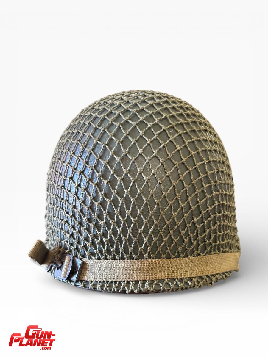  CASCO M1 ,PRIMERA PRODUCCION 1941/1943 ORIGINAL US WWII  MODELO SWIVEL BAIL ,VERDE OLIVA ORIGINAL, FRONT SEAM,Y RED DE CAMUFLAJE M1944 SARG
