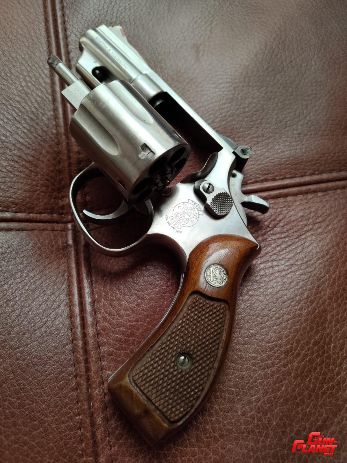 Smith & Wesson 66 cal 357 magnum