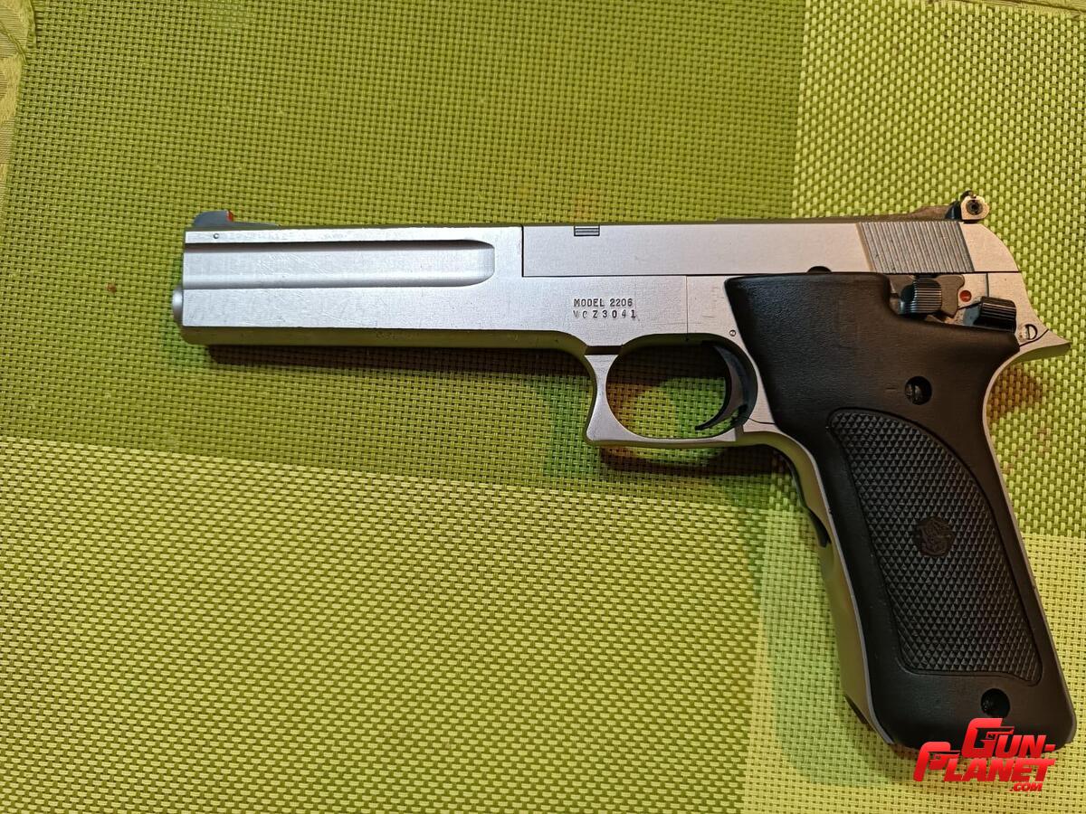 Smith & Wesson 2206 